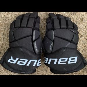 BAUER VAPOR X20 Hockey Gloves, Black/White, silver